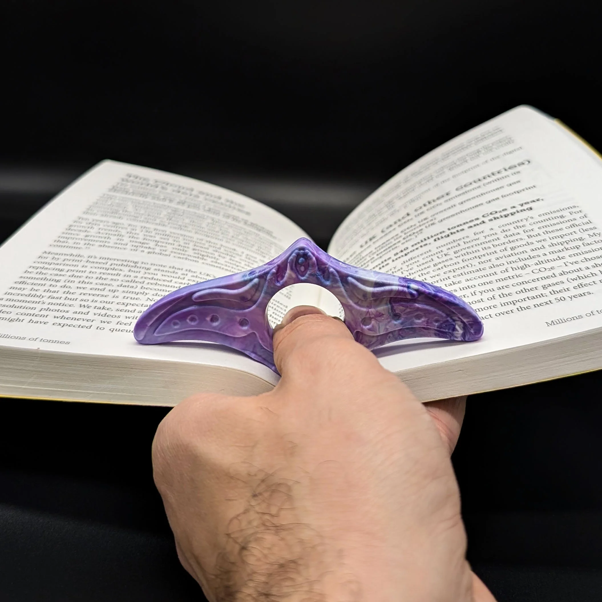 Manta Page Holder — Brothers Make